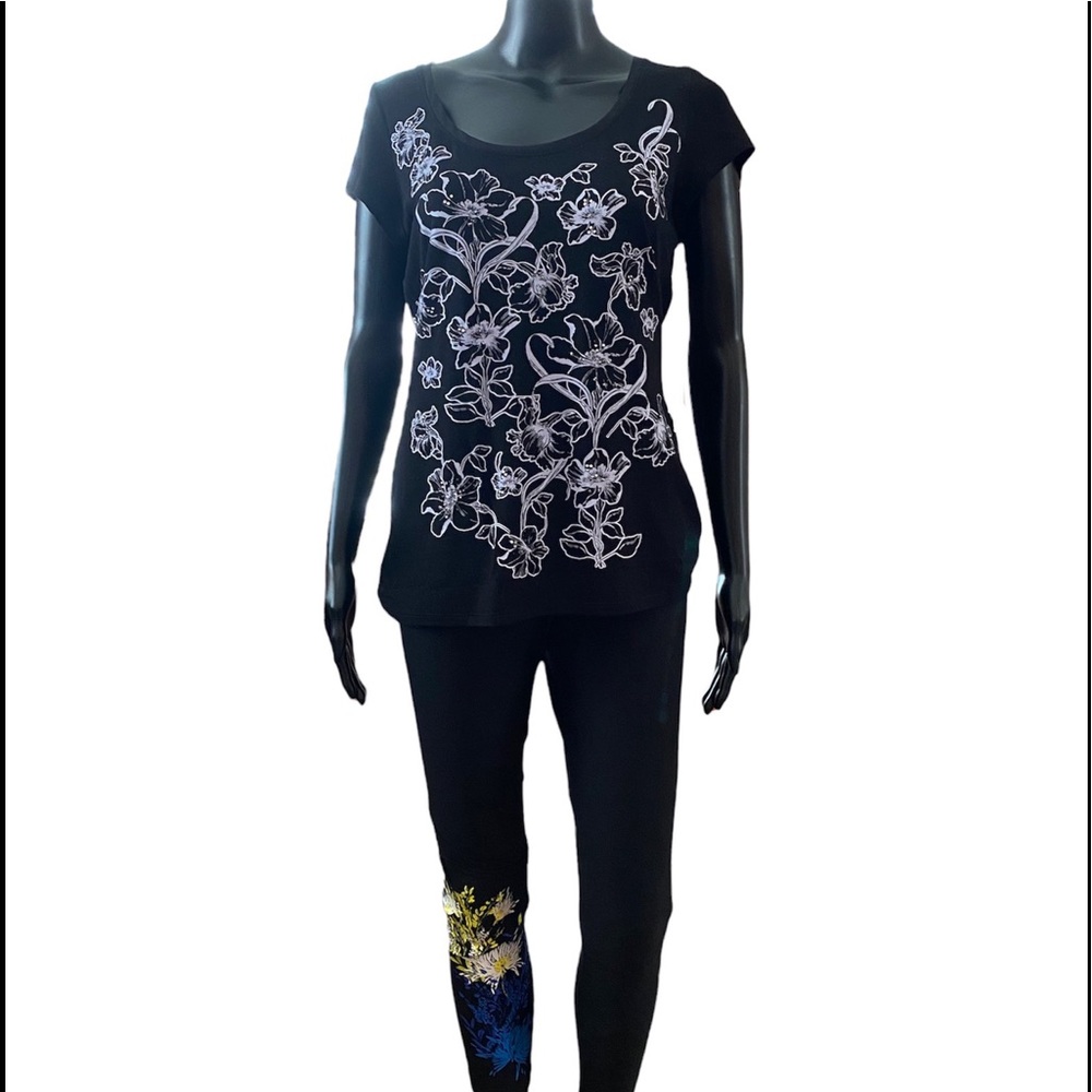 White House Black Market Floral Sparkly Top, Size Med